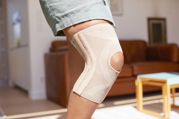 Load image into Gallery viewer, Actimove® Knee Support Open Patella, 4 Stays