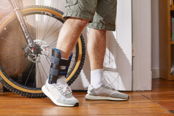 Load image into Gallery viewer, Actimove Professional Line TaloCast Ankle Brace