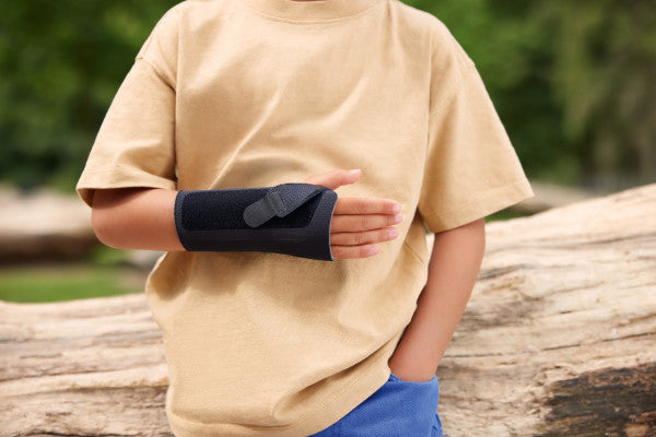 Load image into Gallery viewer, Actimove® Kids Wrist Stabilizer Removable Metal Stay