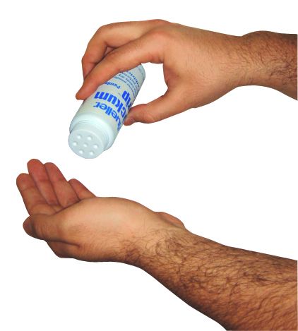 Load image into Gallery viewer, Mueller Stickum Grip Powder - 1.25 oz. Shaker