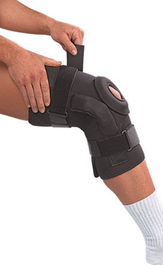 Load image into Gallery viewer, Mueller PRO-LEVEL Triaxial Hinged Knee Brace Deluxe Medial/Lateral Support