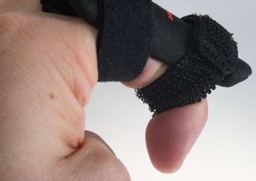 Load image into Gallery viewer, PowerSplint PRO - Sports Finger Splint Guard Protector