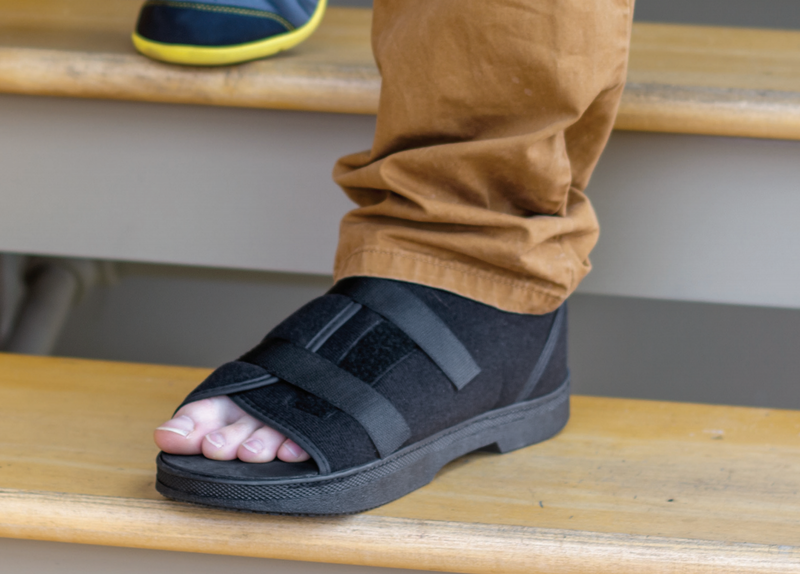 Load image into Gallery viewer, Darco Softie Shoe