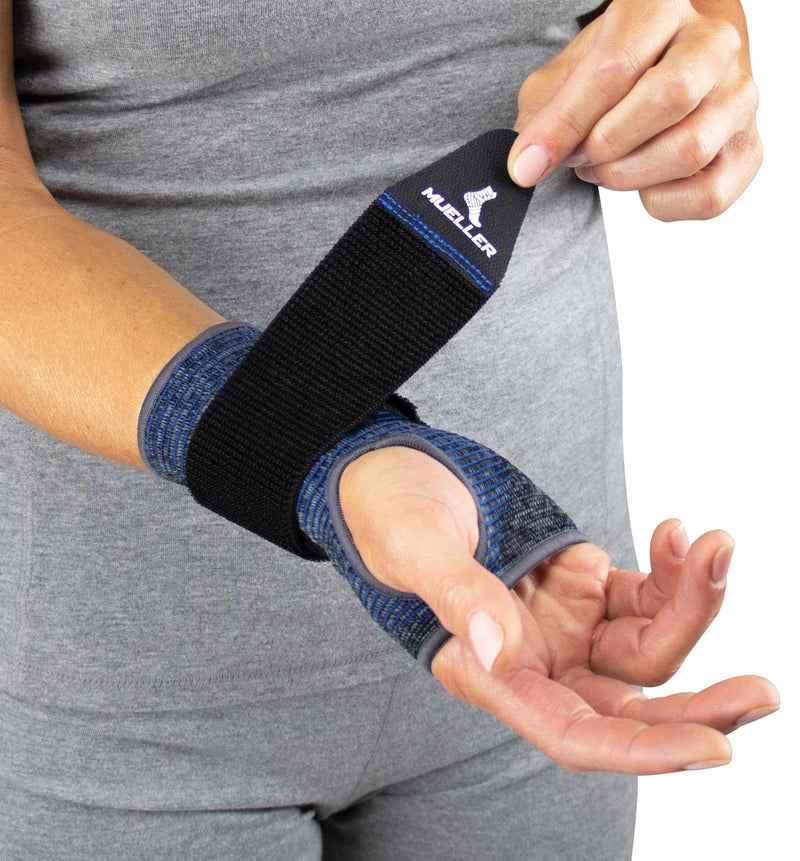 Load image into Gallery viewer, Mueller 3-in-1 Reversible Wrist Brace