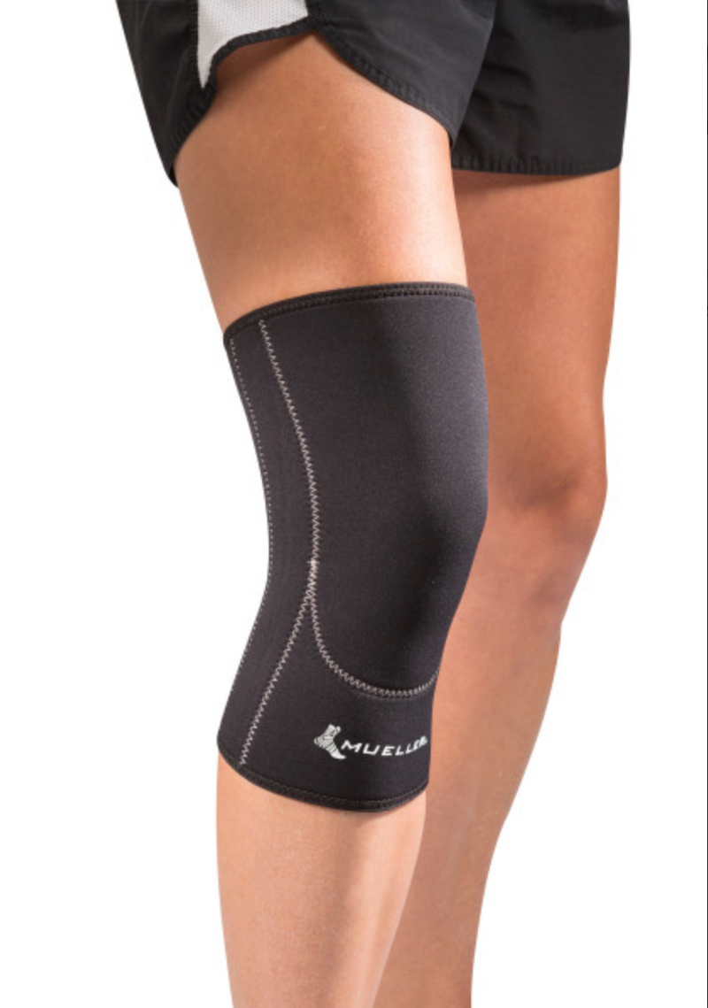 Load image into Gallery viewer, Mueller Sports Medicine Closed Patella Knee Sleeve