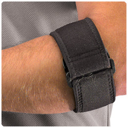 Load image into Gallery viewer, Mueller Tennis Elbow Adjustable Support Strap with Gel Pad, Black, OSFM
