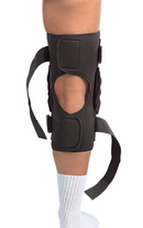 Mueller PRO-LEVEL Triaxial Hinged Knee Brace Deluxe Medial/Lateral Support